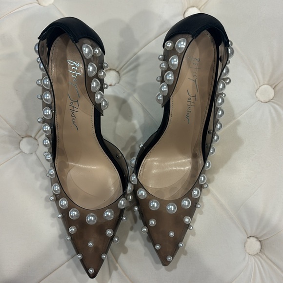 betsey johnson pearl pumps - Picture 6 of 6